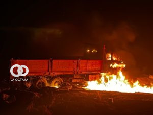 Incineración de un camión utilizado para el contrabando.