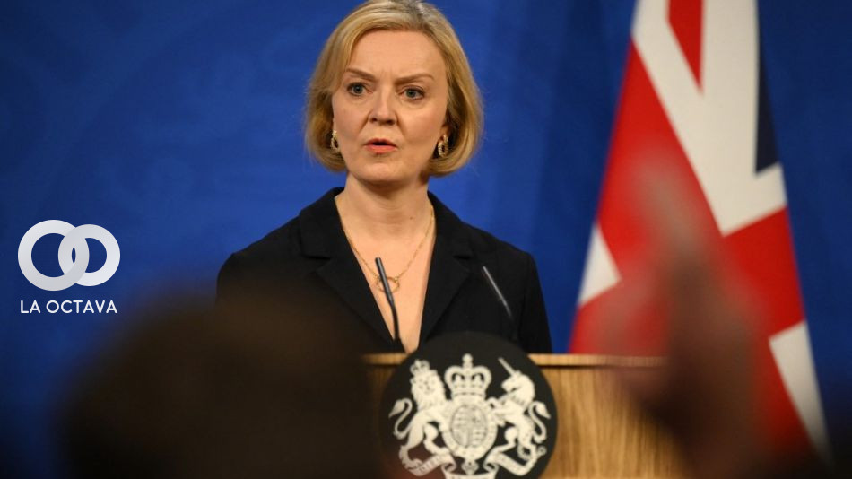 Lizz Truss, primera ministra de Reino Unido presenta su dimisión.