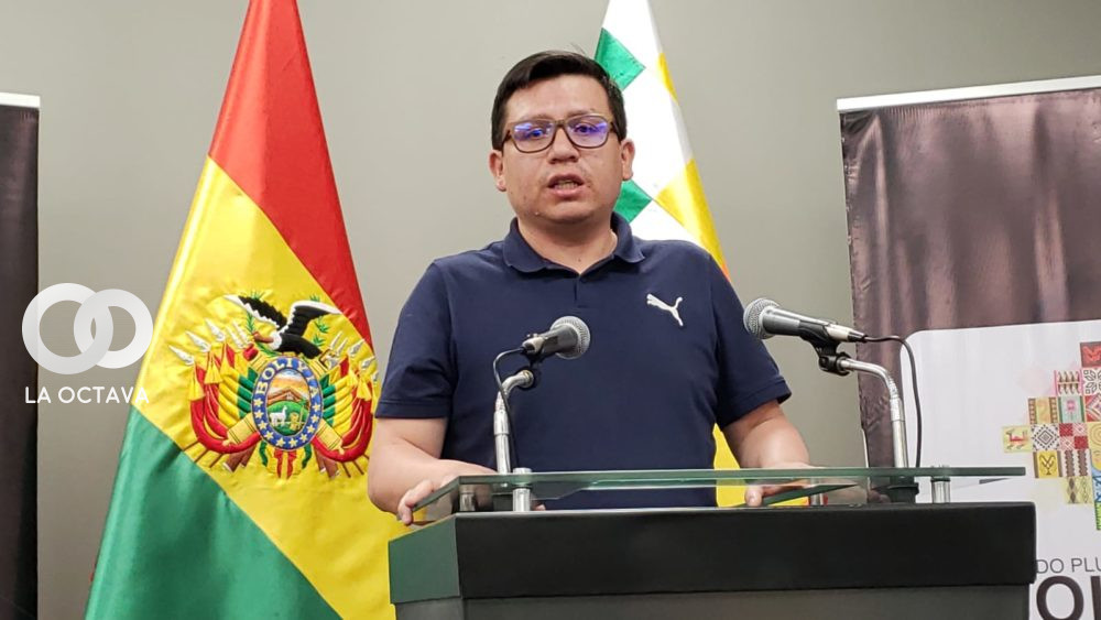 Ministro de Planificación, Sergio Cusicanqui, anuncia la decisión desde la Casa Grande del Pueblo.