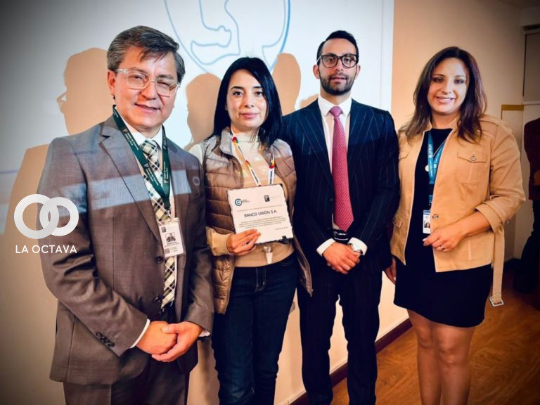 Reconocimiento a Banco Unión por ser una empresa que promueve la salud mental.