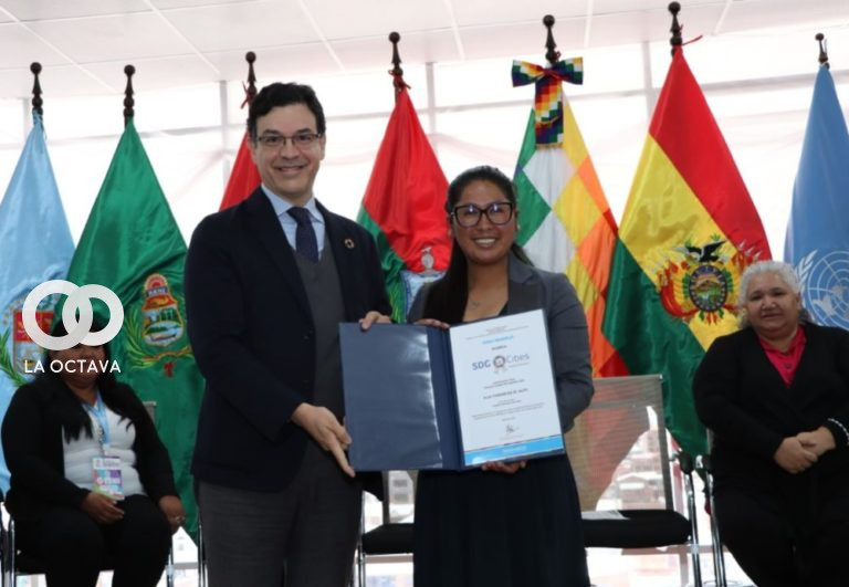 Eva Copa, Alcaldesa de El Alto, y, Elkin Velásquez, Representante Regional de ONU Hábitat.