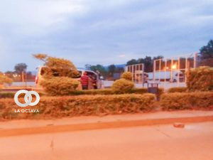Aduana de Cochabamba intercepta vehículos indocumnetados en Cochabamba.