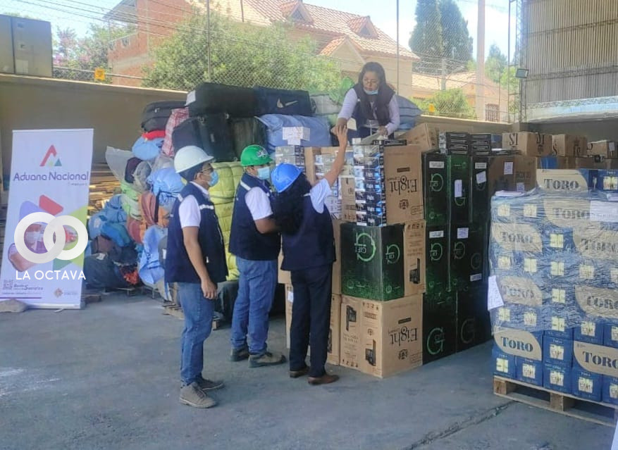Aduana en Tarija comisa mercancia de productos prohibidos.