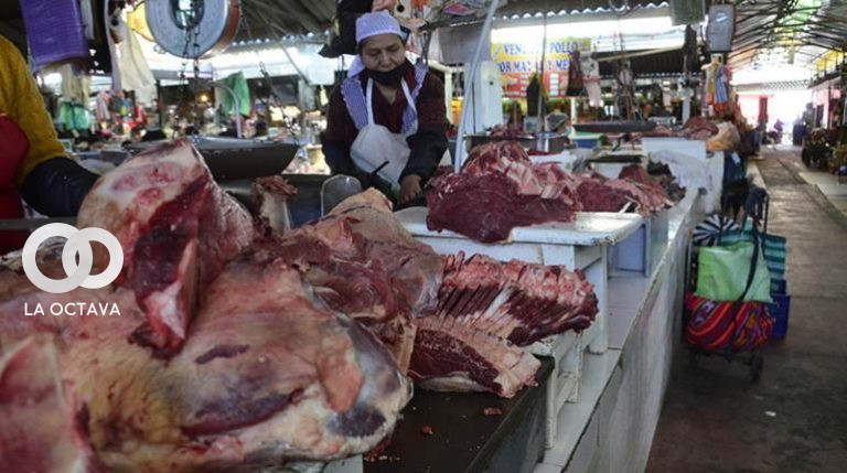 Comercialización de carne de res en un mercado de Cochabamba. Foto. Hernán Andia