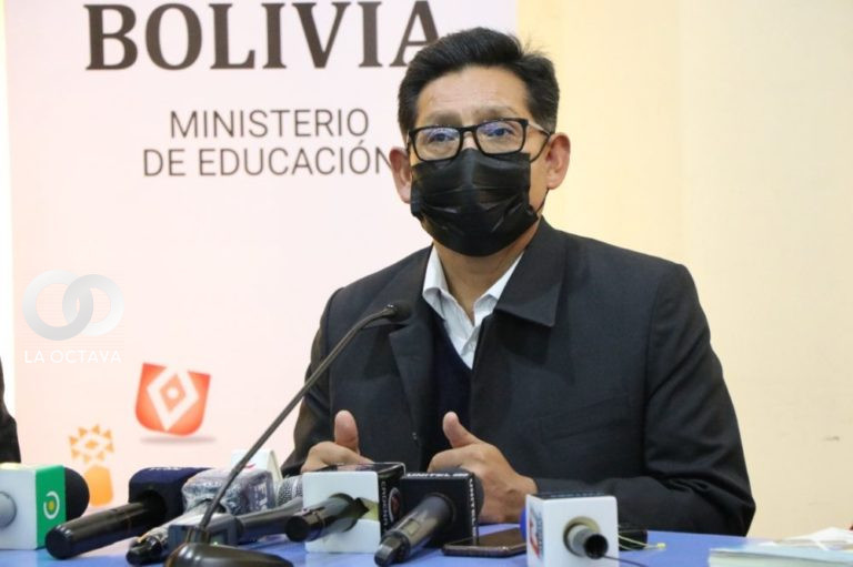 Edgar Pary, Ministro de Educación.