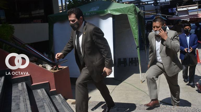 El Alcalde llega a su juicio por Quecoma, ayer. Foto. José Rocha