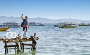 Estrecho del lago titicaca, uno de los atractivos turísticos más afluyentes.