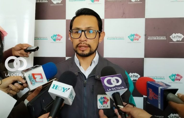Cristian Oporto, intendente municipal en conferencia de prensa