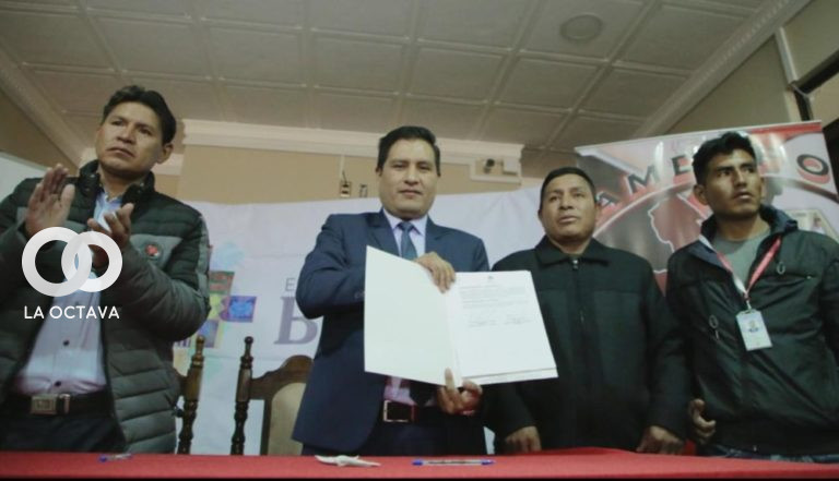 Jeyson Auza, Ministro de Salud y Deportes, se compromete con personal médico gratuito en municipios de Potosí.
