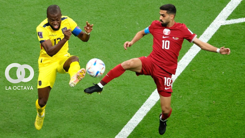 Momento del partido inaugural entre Ecuador y Qatar.