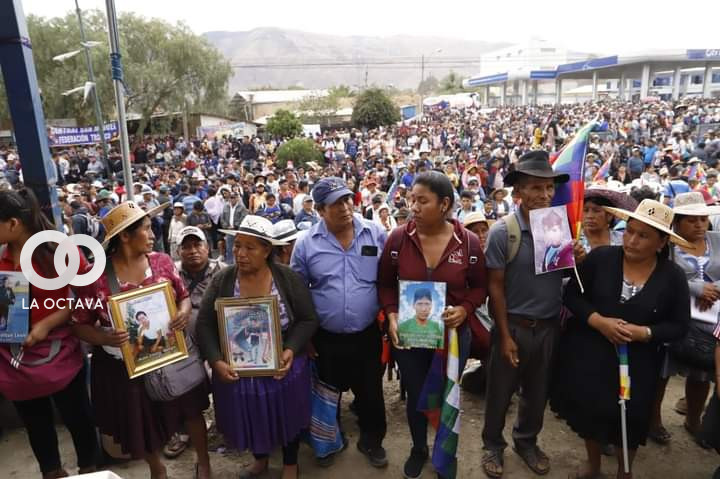 Mucha gente participó de los actos recordando los tres años de la masacre de Sacaba. Foto. Twitter Evo Morales.