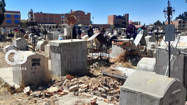 La fiesta de Todos los Santos en la ciudad de El Alto