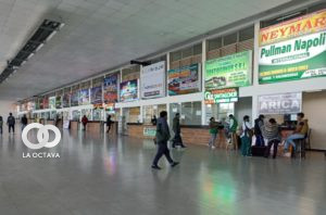 Empresas de transporte interdepartamental y funcionarios de la Terminal Metropolitana de El Alto