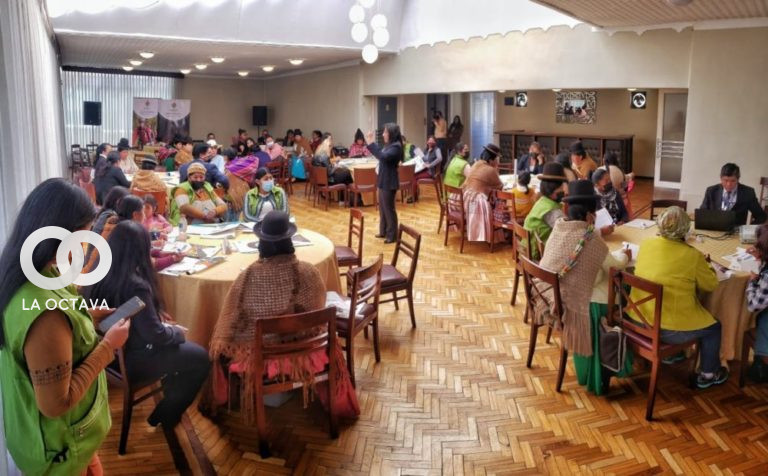 Taller de “Para Mujeres Líderes de Emprendimientos Turísticos” en el Club La Paz