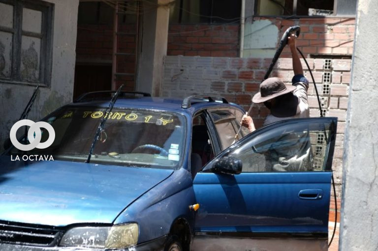 Lavaderos de automóviles sin licencia