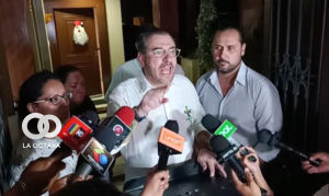 Calvo se pronuncia en una entrevista presidencial.