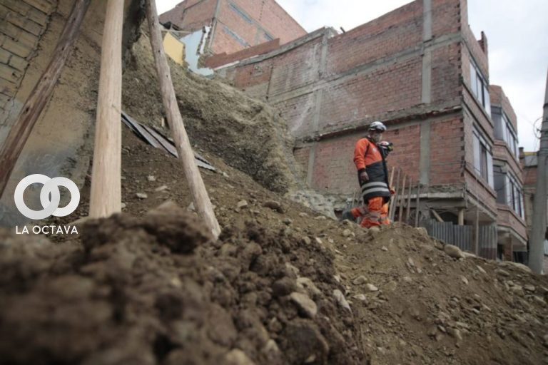 Casas con construccion ilegal en la ciudad de La Paz.