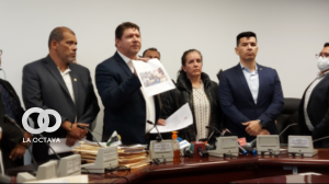 Creemos se divide por jefatura de bancada.
