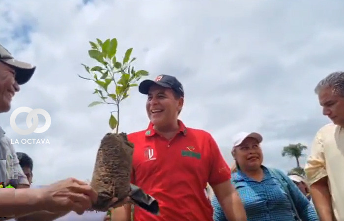 Gobernador Unzueta, la premisa es plantar un árbol por día. Foto. RRSS