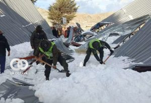 Granizo provoca la caída de un tinglado