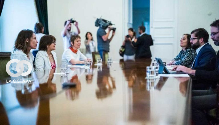 La canciller Antonia Urrejola junto con el presidendete de Chile, Gabriel Boric. Foto.MRE Chile