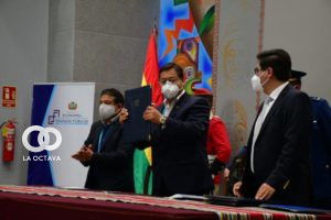 Luis Arce, Presidente de Bolivia, promulga Ley del PGE 2023.