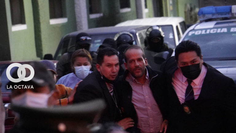 Detienen a gobernador de región boliviana y denuncian "secuestro" policial