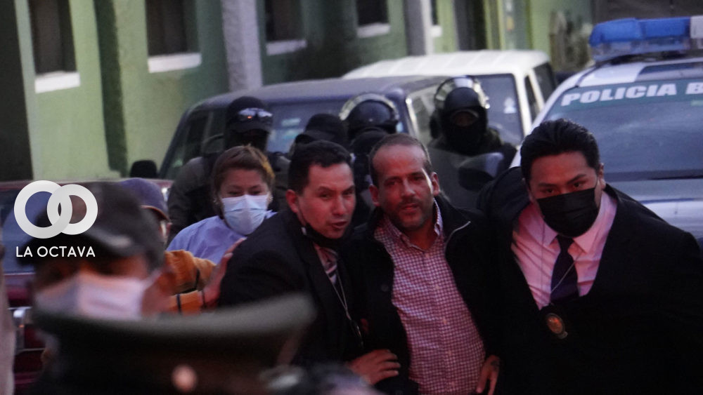 Detienen a gobernador de región boliviana y denuncian "secuestro" policial