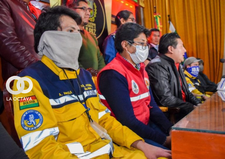 Personal de la Gobernación de La Paz en conferencia de prensa. Foto. GADLP