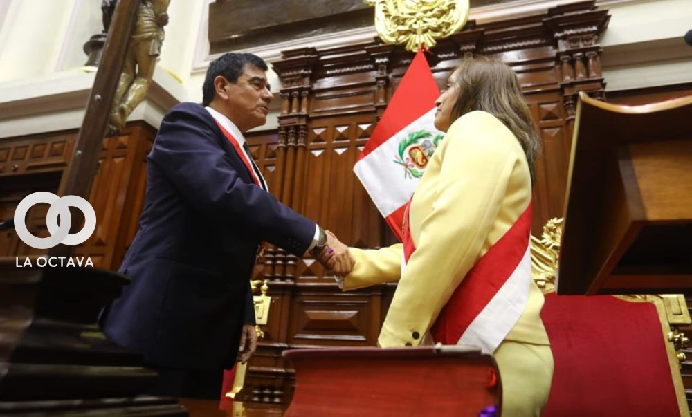 Tras la destitución de Castillo, Boluarte jura como nueva Presidenta.