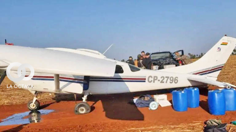 Avioneta incautada en una pista clandestina.