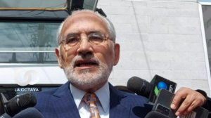 Carlos Mesa, líder de Cc, tras haber tenido una reunión con la delegación de la CIDH.