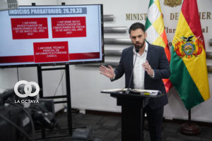 El ministro de Gobierno, Eduardo del Castillo, en rueda de prensa.