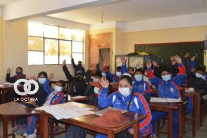 Estudiantes en un establecimiento fiscal de La Paz.