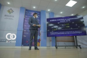 Jeyson Auza, Ministro de Salud y Deportes.