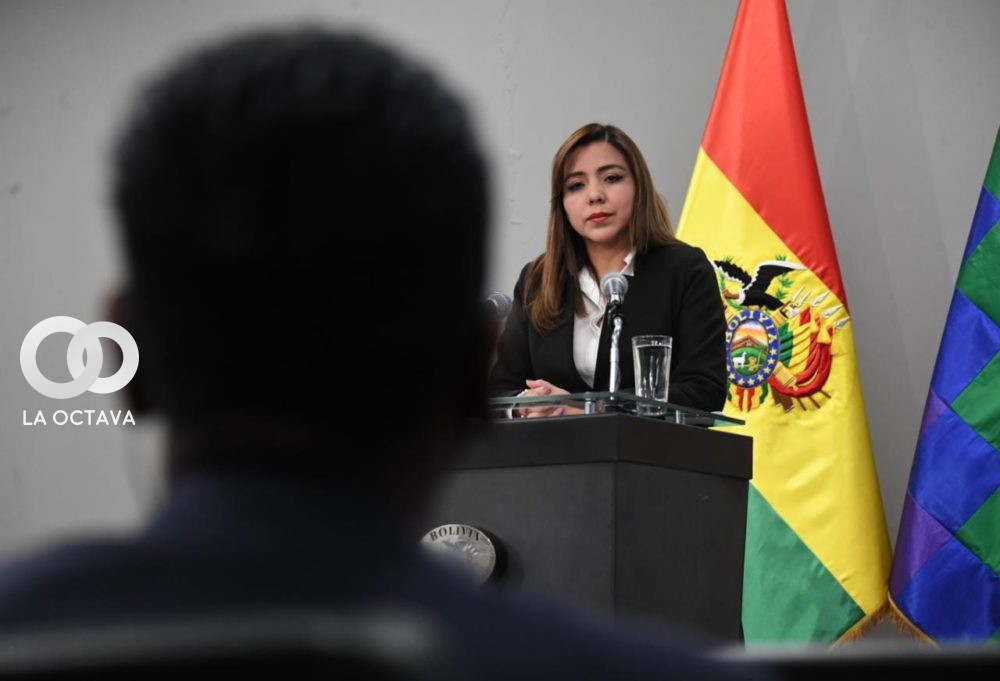 La viceministra de Comunicación, Gabriela Alcón, en una pasada conferencia de prensa.