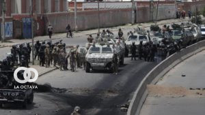 Militares salen a las calles ante bolvianos movilizados el 2019.