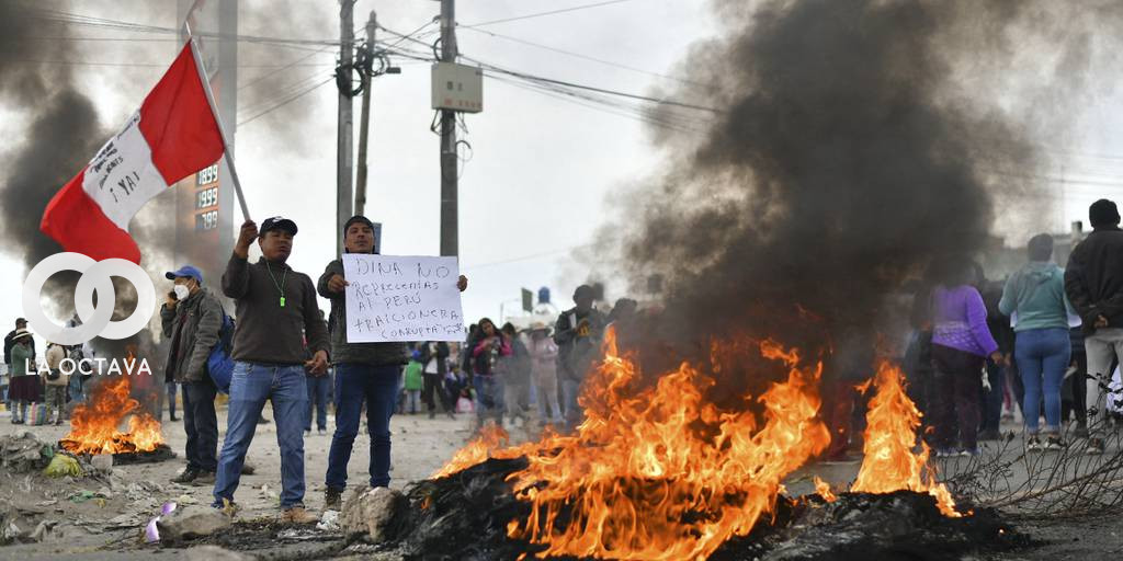 Protestas en Perú por la renuncia de Boluarte.