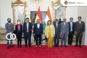 Delegación de la India visitando Bolivia