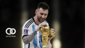 Lionel Messi recibiendo en la Copa del Mundo