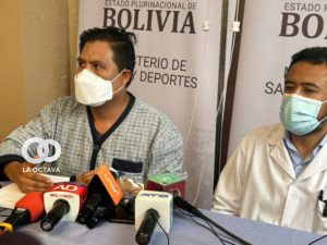 El ministro de Salud y Deportes, Jeyson Auza, desde la Caja Bancaria Estatal en Sucre. Foto. Ministerio de Salud y Deportes