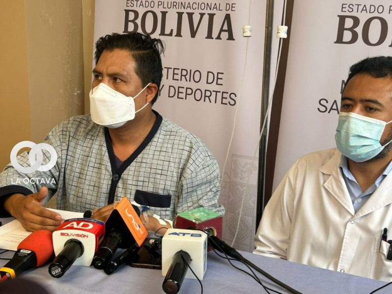 El ministro de Salud y Deportes, Jeyson Auza, desde la Caja Bancaria Estatal en Sucre. Foto. Ministerio de Salud y Deportes