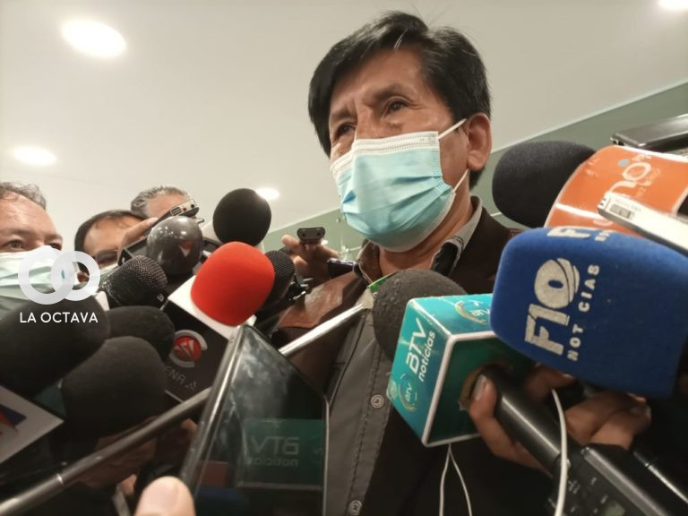 Féliz Ajpi, Senador del MAS.