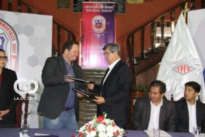 Firma del acuerdo de YPFB y UJMS