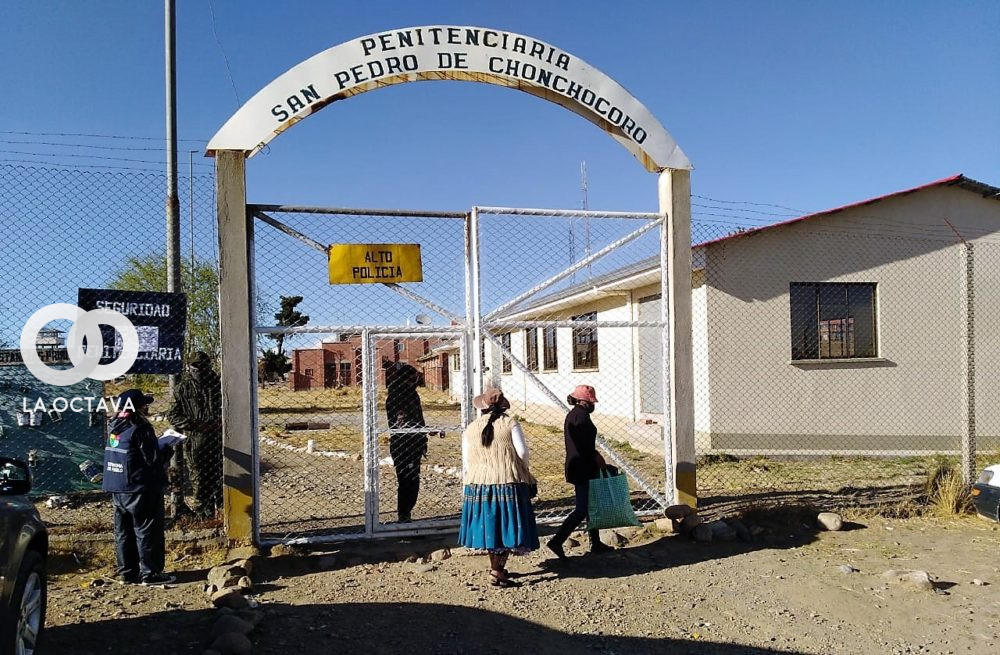 Puerta de la cárcel de Chonchocoro.