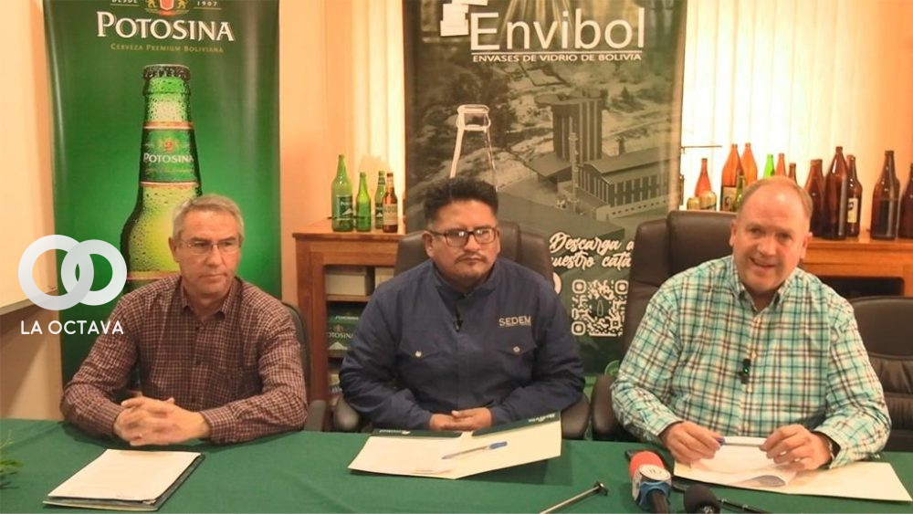 Firma de convenio entre Envibol y Cervecería Potosina