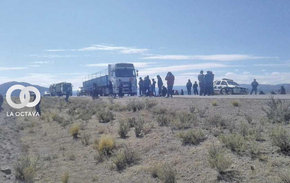 Bloquean carretera Uyuni-Oruro