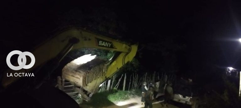 Vehículos y maquinaria que intentaron ingresar al Madidi. Foto: Facebook Uzquiano