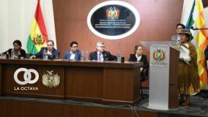 Ex vocales del Tribunal Supremo Electoral durante el acto de desagravio en el Ministerio de Justicia. Foto: Ministerio de Justicia