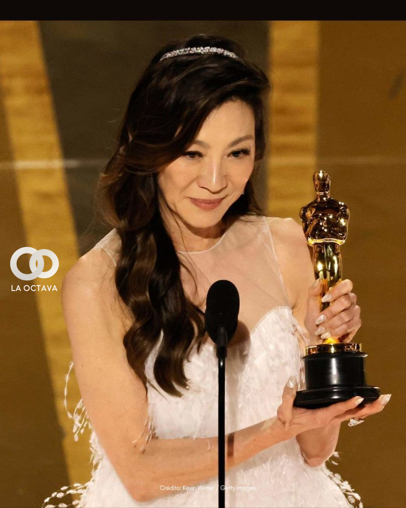 Michelle Yeoh recibe su Premio Óscar, foto: Getty Images